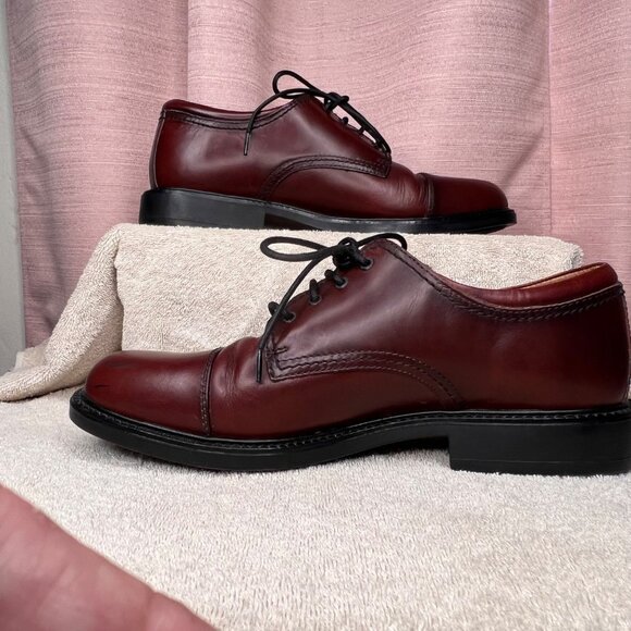 Dockers Mens Burgundy Leather Oxford Shoes Size 10.5M Cap Toe Casual Comfortable - Picture 2 of 16